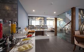 Bonsella Hotel